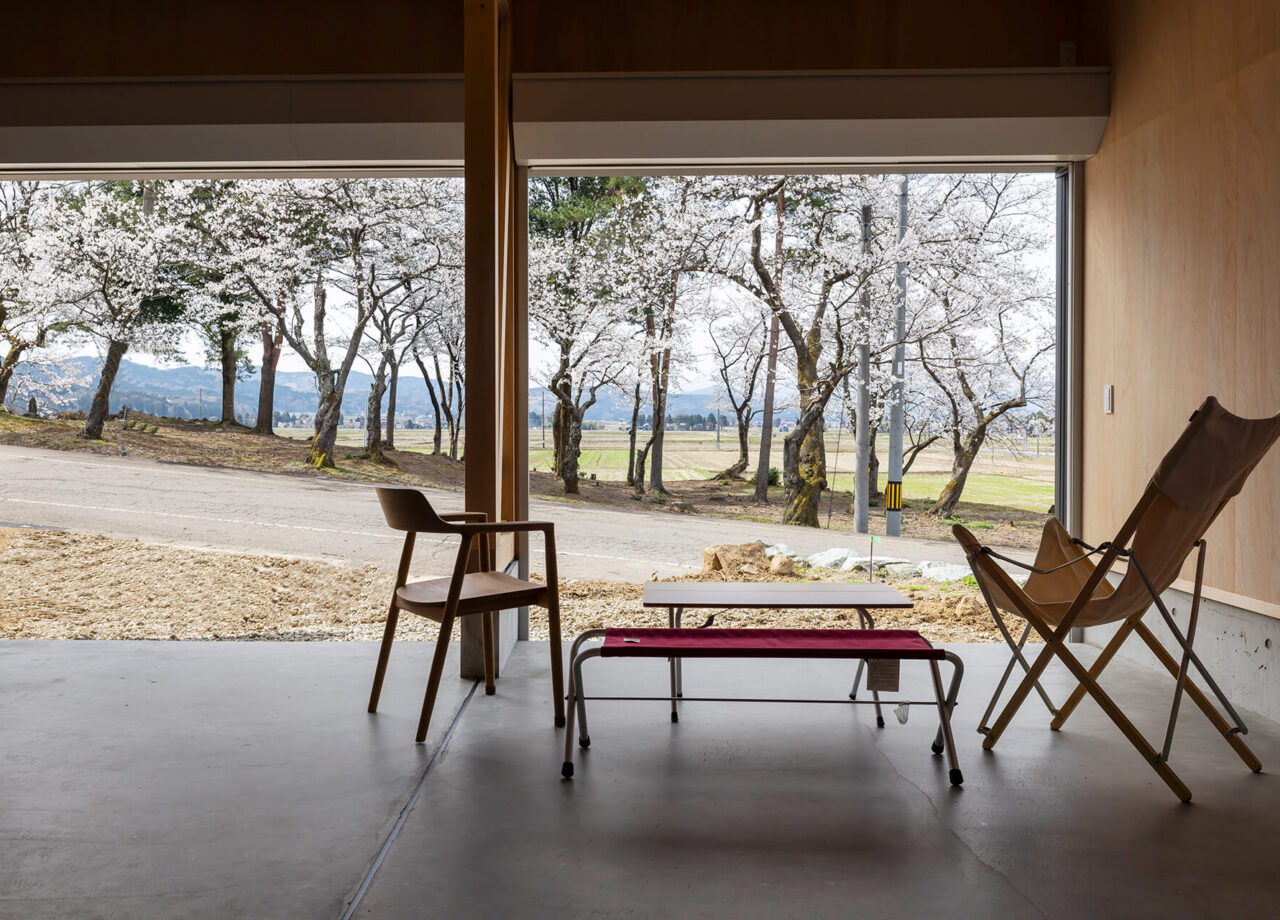 材木屋が職人とていねいに建てた「2台ガレージ付き平屋」