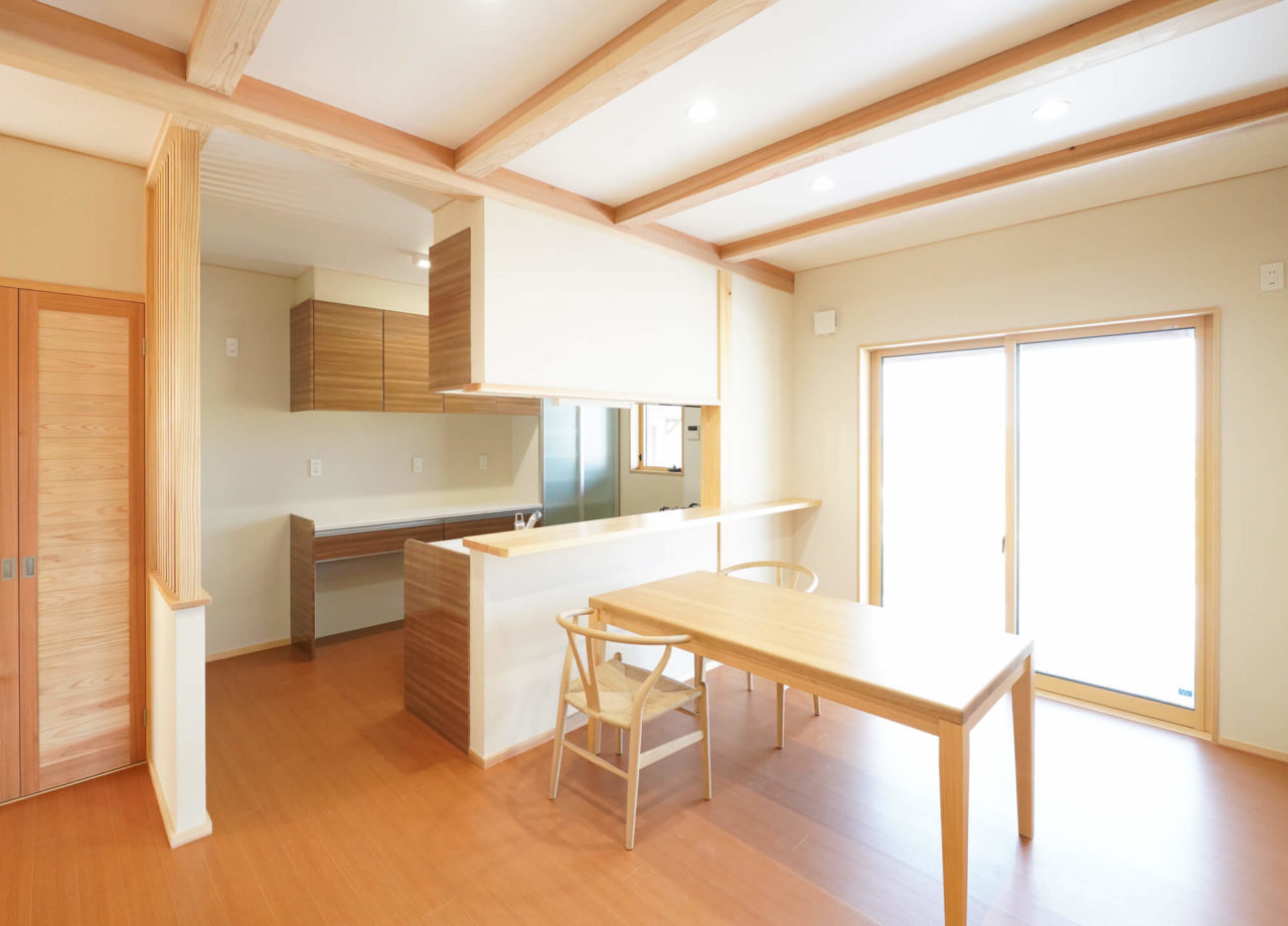 国産のひのきと、<br> 越後杉ブランド材でつくる深呼吸したくなる住まい