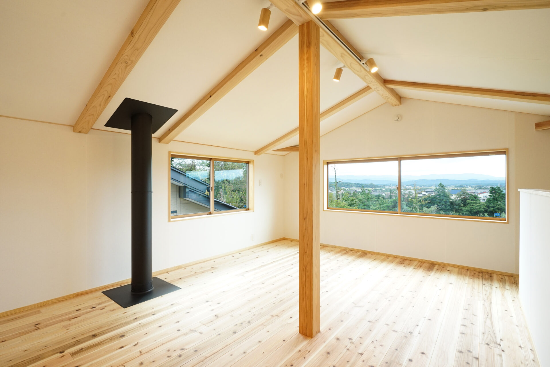 ロフト・小屋裏